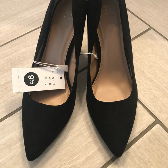 a new day Shoes - Black Suede Pumps